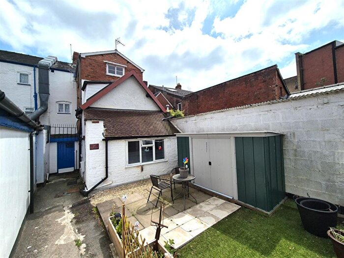 2 Bedroom Flat To Rent In South Street, Leominster, HR6