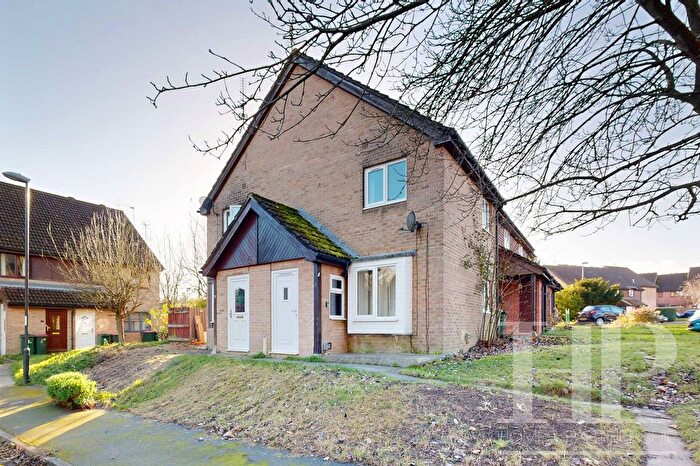 1 Bedroom End Of Terrace House To Rent In Guinevere Road, Ifield, RH11