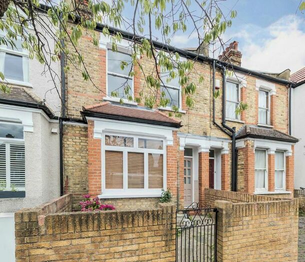 3 Bedroom Terraced House To Rent In Whitestile Road, Brentford, TW8