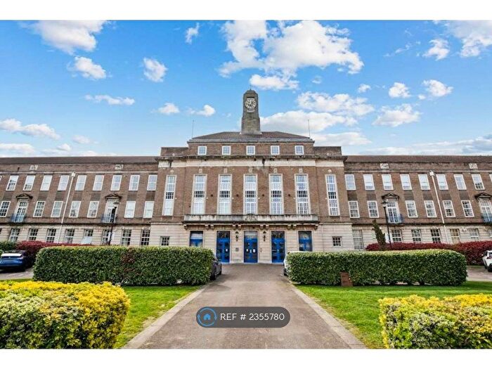 2 Bedroom Flat To Rent In Academy Court, Dagenham, RM8