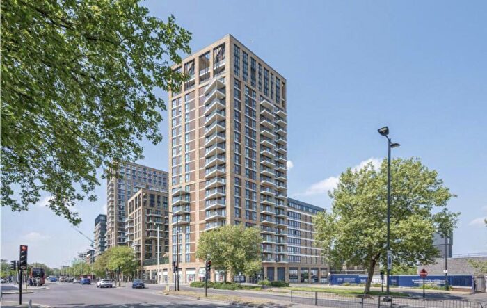 3 Bedroom Flat To Rent In Victory Parade, Woolwich, London, SE18