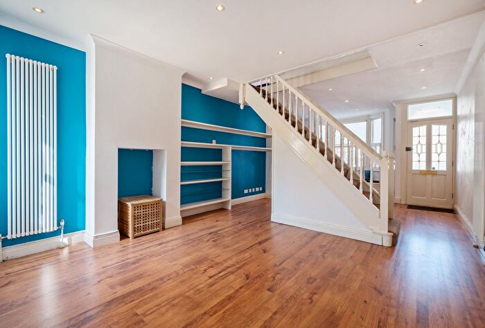 2 Bedroom End Terrace House For Sale In Richmond Road, Beddington, CR0