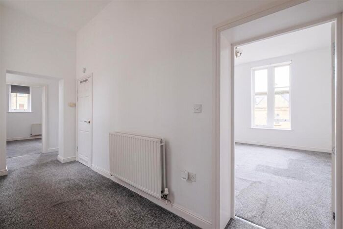 2 Bedroom Apartment To Rent In Bramwell Way, Halifax, HX1