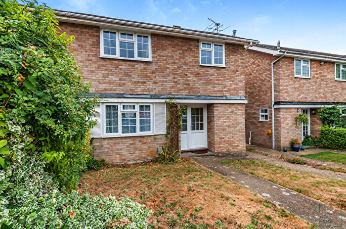 4 Bedroom Semi-Detached House To Rent In Lynwood, Guildford, GU2