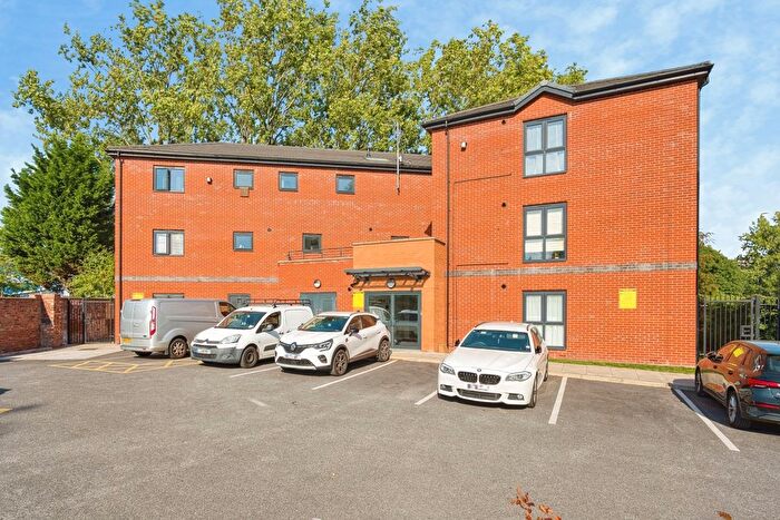 1 Bedroom Flat For Sale In Belmont Way, Stockport, Cheshire, SK4