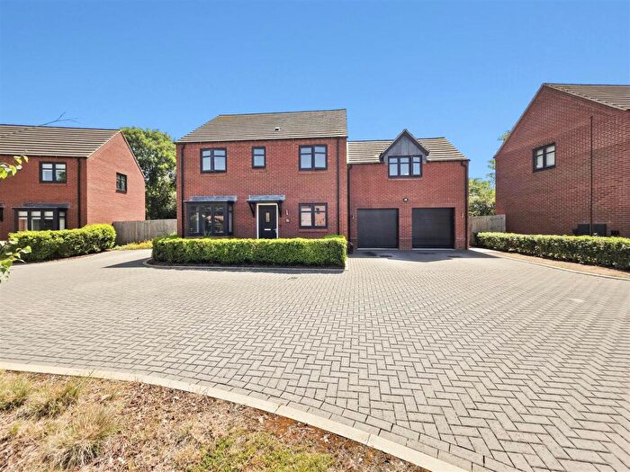 5 Bedroom Detached House For Sale In Mill Field Close, Burton Joyce, Nottingham, NG14