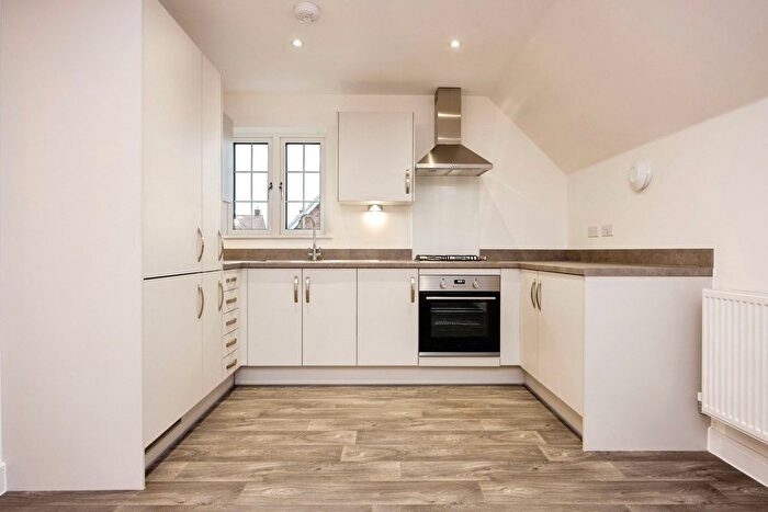 1 Bedroom Flat For Sale In Lovelace Drive, East Horsley, Leatherhead, Surrey, KT24