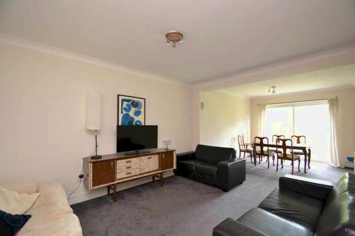 5 Bedroom Property To Rent In Gunnersbury Avenue, Acton, W3