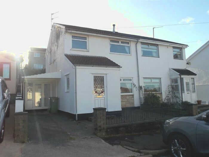 3 Bedroom Semi-Detached House To Rent In Brookside Close, Cilfynydd, Pontypridd, CF37