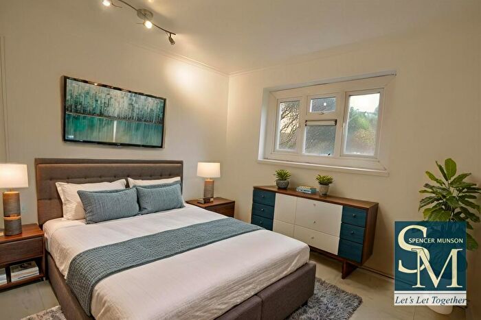 2 Bedroom Apartment To Rent In Chingford Lane, Woodford Green, IG8