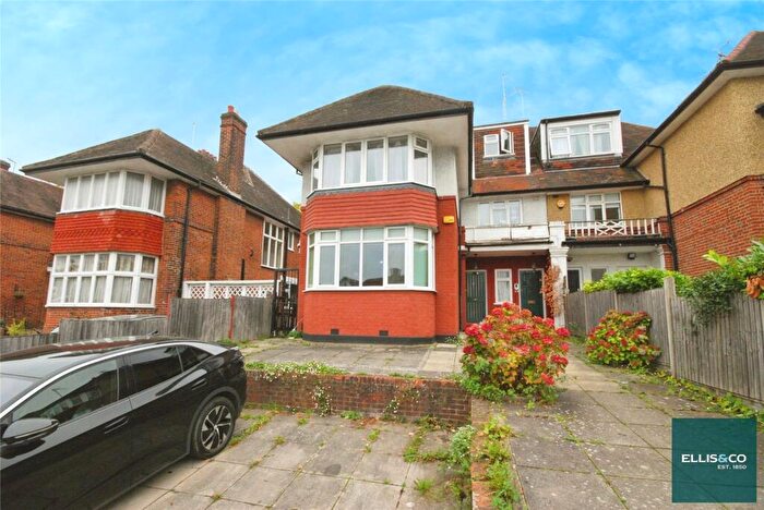 1 Bedroom Apartment For Sale In Finchley Road, Golders Green, NW11