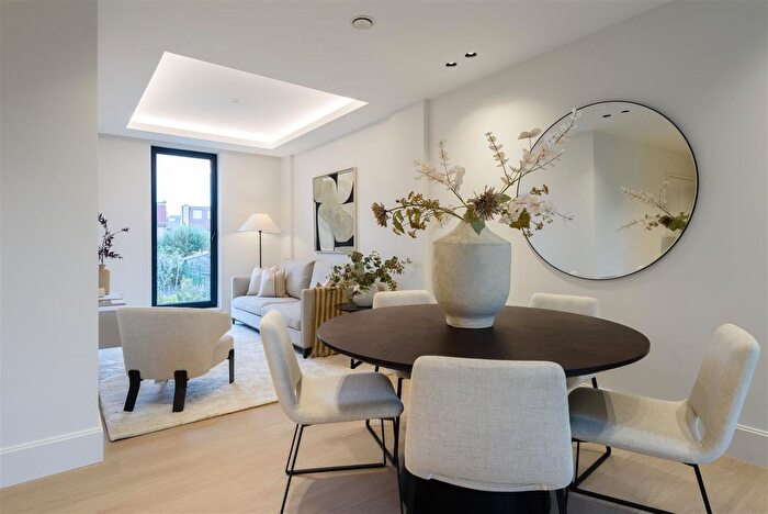 2 Bedroom Flat For Sale In Art Scene, Acton, W3