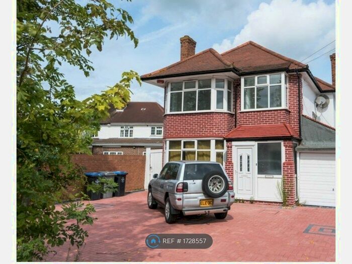 4 Bedroom Detached House To Rent In Sudbury Court Road, Harrow, HA1