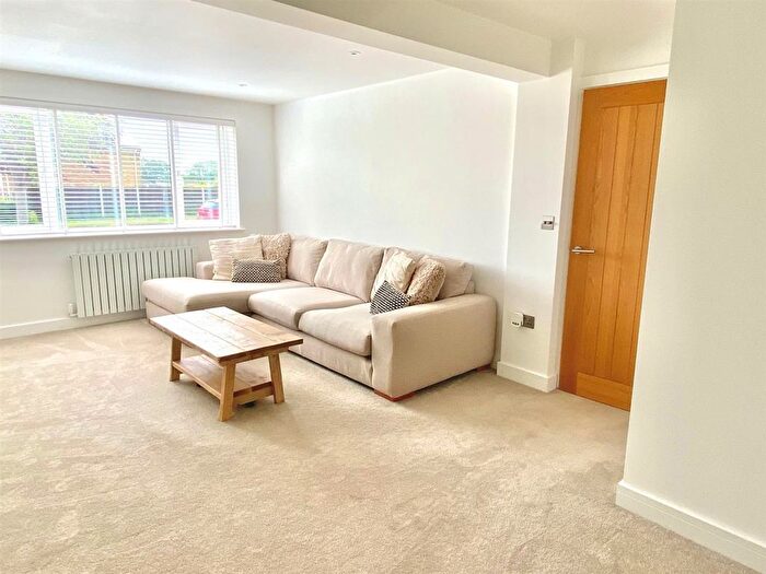 4 Bedroom Detached House For Sale In Broadwaters Road, Oulton Broad, Lowestoft, Suffolk, NR33