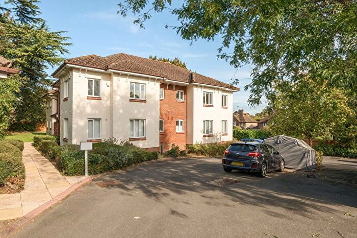 2 Bedroom Apartment For Sale In Guildford Road, Fetcham, KT22