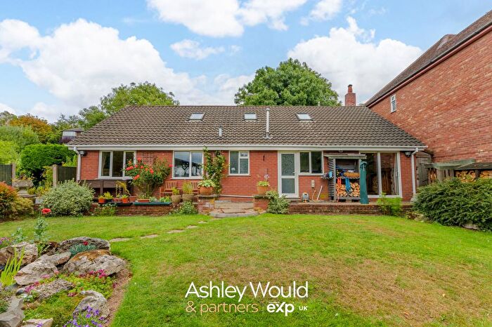 6 Bedroom Detached House For Sale In Barnford Crescent, Oldbury, B68