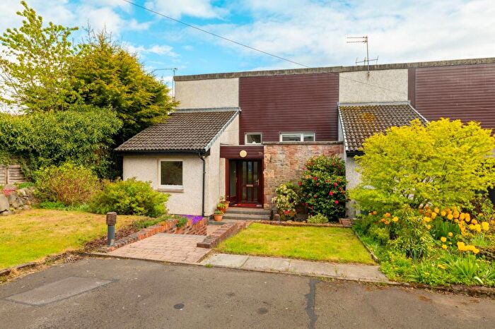 4 Bedroom Semi-Detached House For Sale In West Main Street, Uphall, EH52