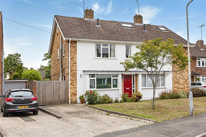 4 Bedroom Semi-Detached House For Sale In Avalon Road, Earley, RG6