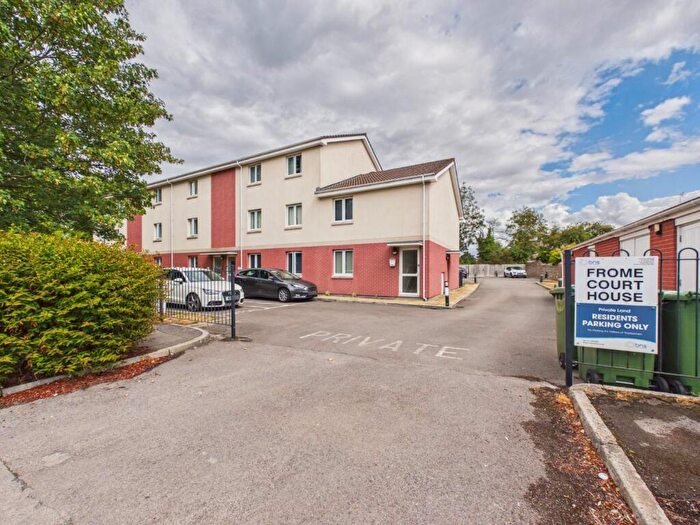 1 Bedroom Flat For Sale In Frome Court, Thornbury, Bristol, BS35
