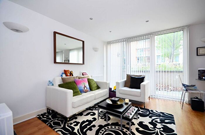 Studio To Rent In Adriatic Apartments, Royal Docks, London, E16