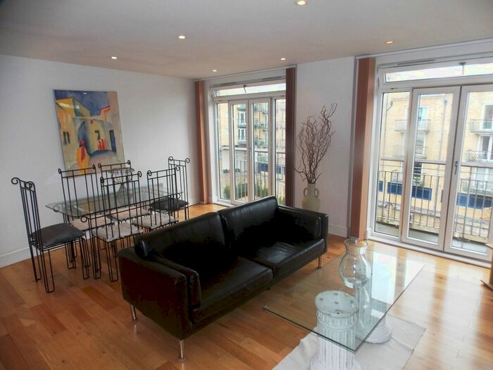 3 Bedroom Flat For Sale In Dundee Wharf, Three Colt Street, London, E14