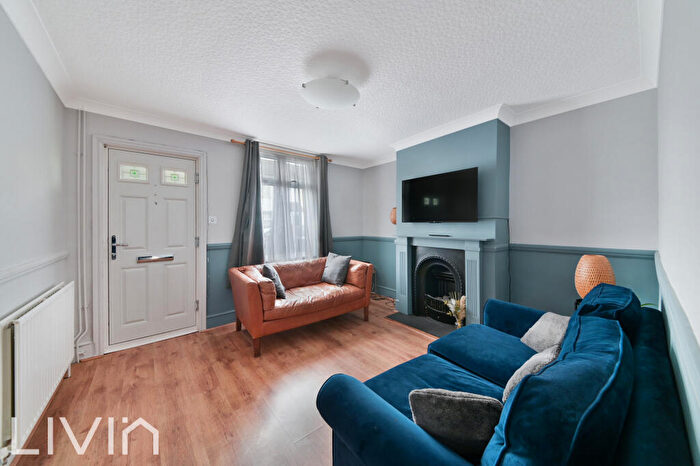 2 Bedroom Terraced House For Sale In West Street, Croydon, CR0