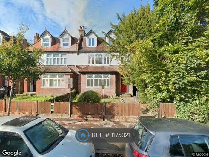 Studio To Rent In Ashburton Road, Croydon, CR0