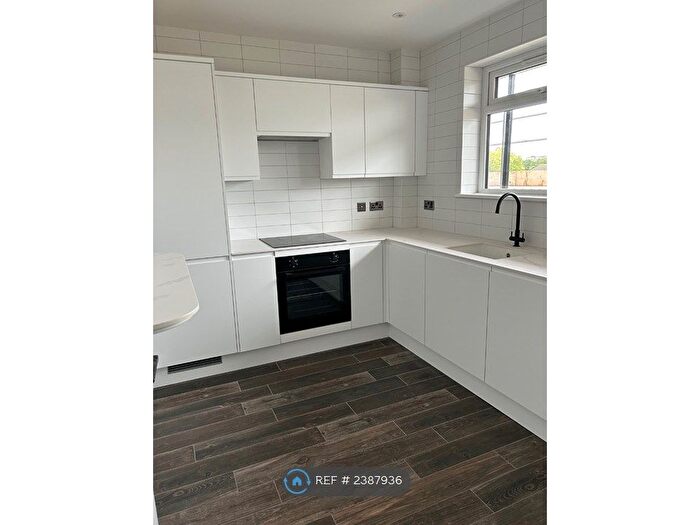 1 Bedroom Flat To Rent In Randmore Court, Beckenham, BR3