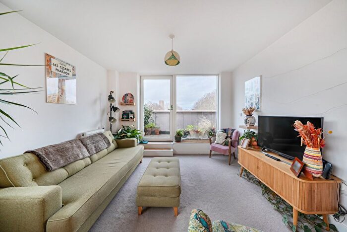 2 Bedroom Flat For Sale In Pomeroy Street, Peckham, London, SE14