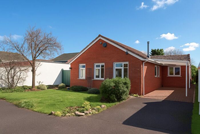 3 Bedroom Detached Bungalow For Sale In Haddenham, Buckinghamshire, HP17