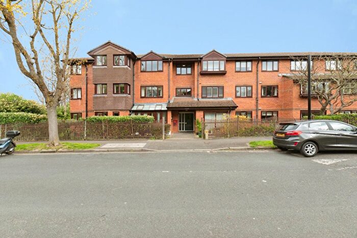 1 Bedroom Flat For Sale In Wordsworth Drive, Cheam, Sutton, SM3