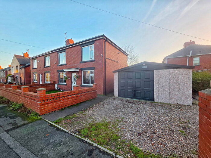 3 Bedroom Semi-Detached House For Sale In Barnsley Road, Darfield, Barnsley, S73
