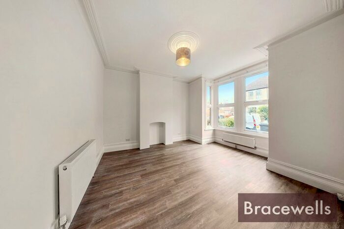 2 Bedroom Flat To Rent In Macdonald Road, London, N11