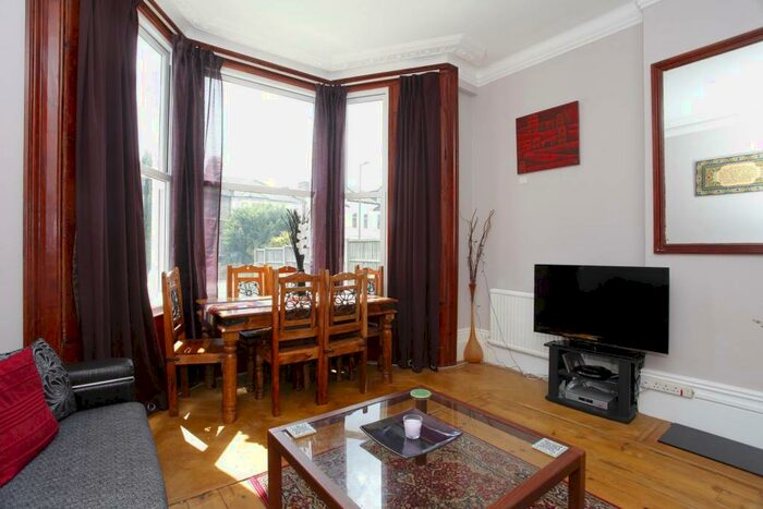 1 Bedroom Flat To Rent In Finchley Lane, Hendon, London, NW4