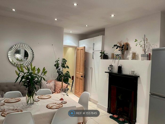 2 Bedroom Flat To Rent In Balham, Balham, SW12