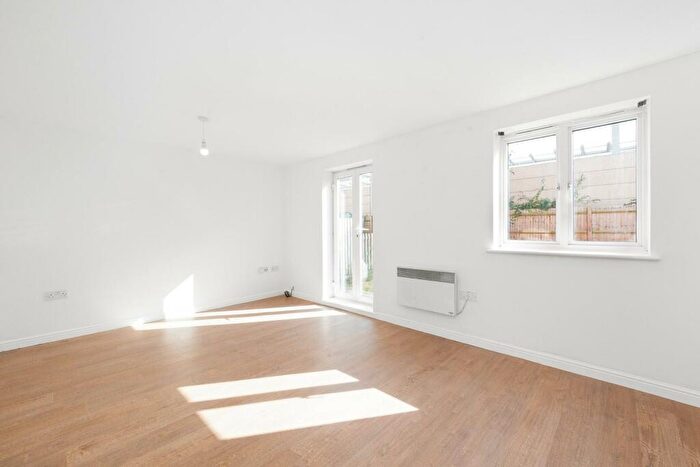 2 Bedroom Flat To Rent In Hermitage Close, London, SE2