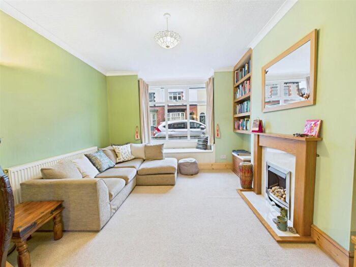 4 Bedroom End Of Terrace House For Sale In Harbord Road, Woodseats, Sheffield, S8