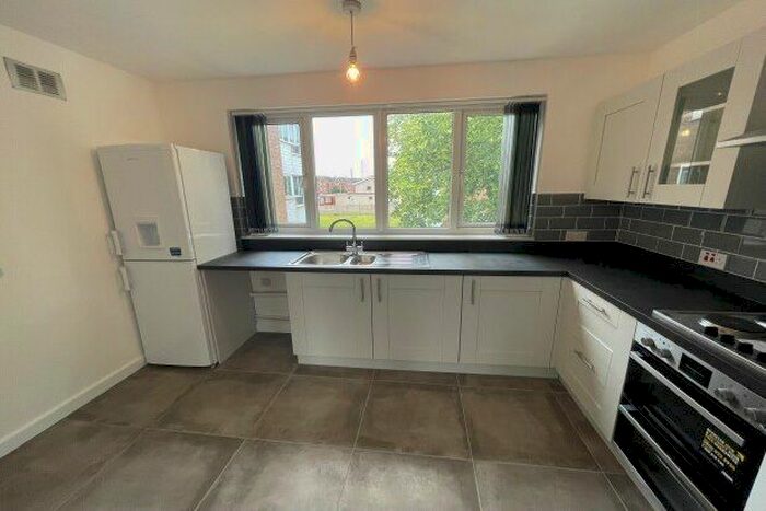 2 Bedroom Flat To Rent In Lichfield Road, Willenhall, WV12