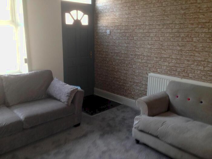 2 Bedroom Terraced House To Rent In Mount Avenue, Bradford, BD2