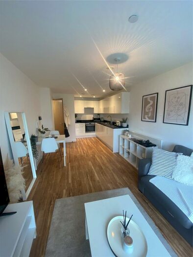 1 Bedroom Flat To Rent In Aire, Cross Green Lane, LS9