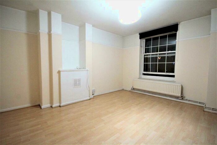 1 Bedroom Flat To Rent In Pembury Road, Hackney, London, E5