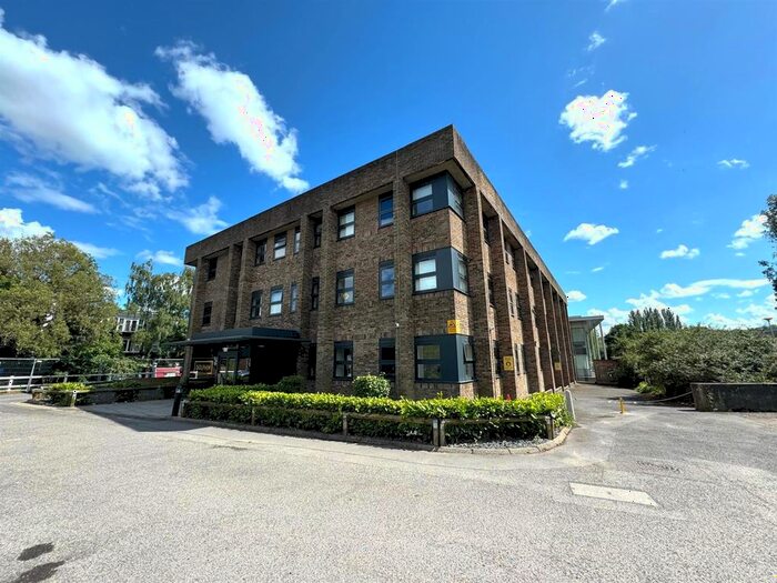 Studio For Sale In Rockingham Road, Uxbridge, UB8