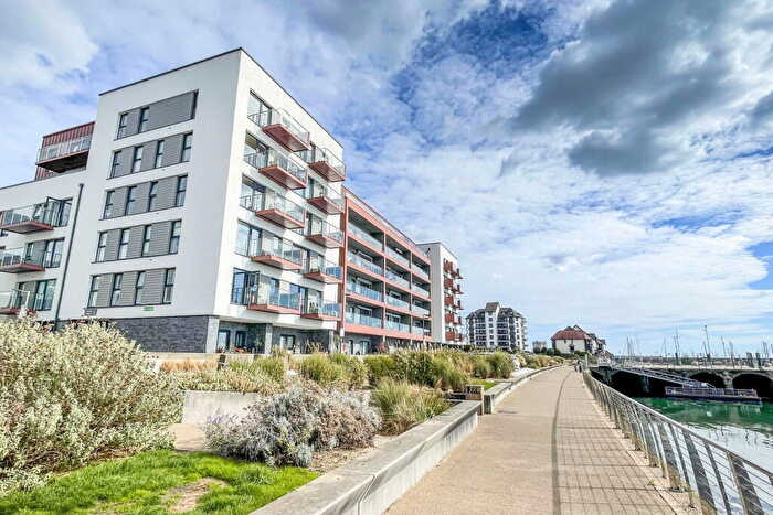 2 Bedroom Flat For Sale In Trinity Street, Millbay, Plymouth, Devon, PL1