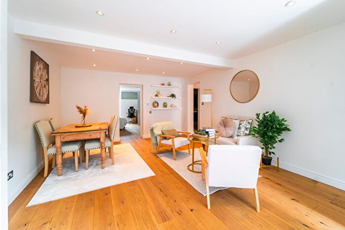 2 Bedroom Flat To Rent In Wolseley Road, Crouch End, London, N8