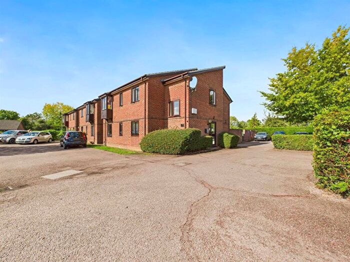 1 Bedroom Flat For Sale In Poets Chase, Aylesbury, Buckinghamshire, HP21