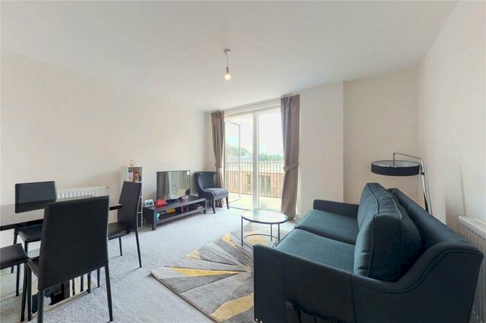 2 Bedroom Flat To Rent In Bellow House, Harrow On The Hill, HA1