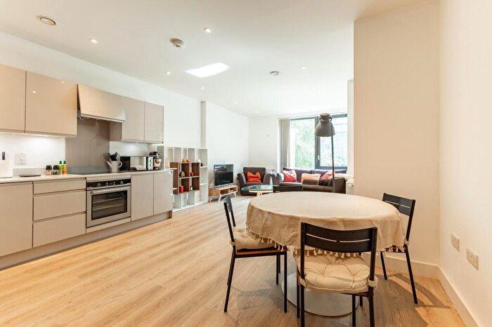 2 Bedroom Apartment To Rent In Valencia Close, London, E14