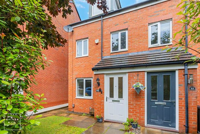 3 Bedroom End Of Terrace House For Sale In Academy Way, Lostock, BL6