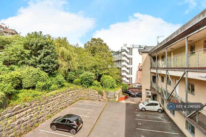 2 Bedroom Flat To Rent In Hotwell Road, Bristol, BS8