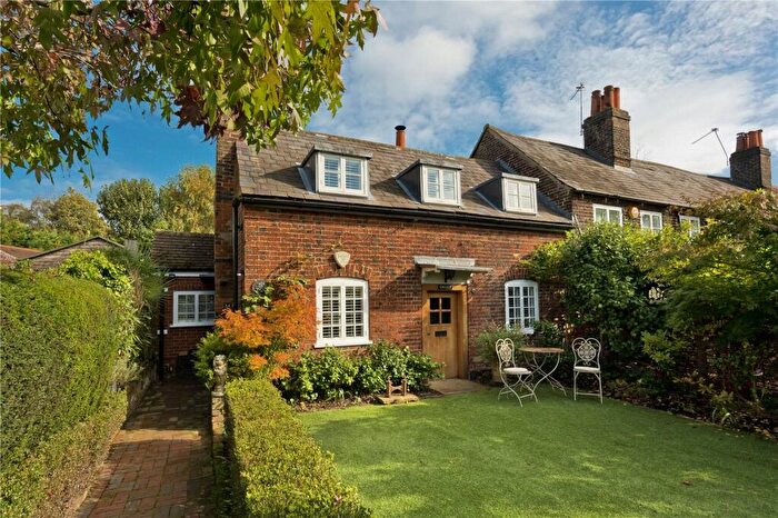 4 Bedroom End Of Terrace House For Sale In Esher Green, Esher, Surrey, KT10